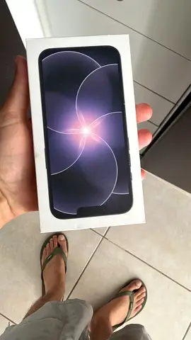 Iphone 17e 256gb 5 months old for sale