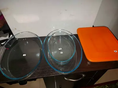 Pyrex Glass bowls