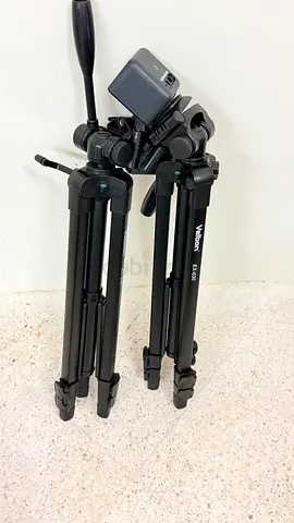 Portable camera/projector tripod stand
