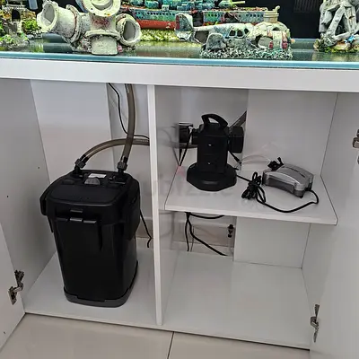 Fresh-water aquarium for sale - 2100 aed