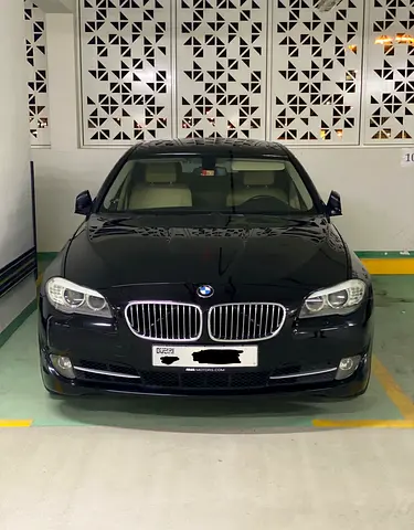 BMW 5-Series 520i Executive 2013 GCC Specs