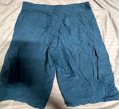 Men's oakley Navy Cargo Shorts - Size Medium