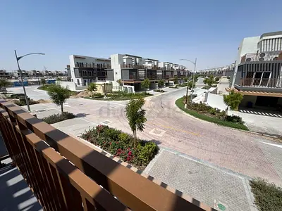 4 bed room corner townhouse in damac hills 2 Verona,2404 SQ ft,plot 1836sq ft, L shape garden