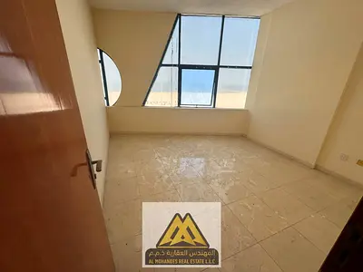 3 غرف وصالة | حمامان | تكييف مركزي | أول صف من كورنيش عجمان | باركن ترابي 24 ساعة | النخيل عجمان | 45,000 درهم سنويًا