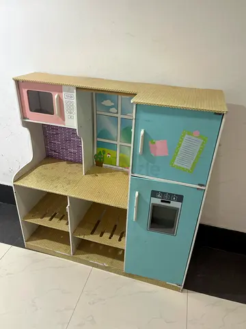 Cupboard / book shelf