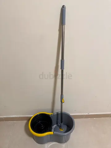 Spin Mop with Wringer Bucket - Good Condition
