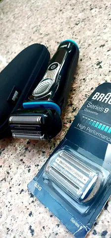 Braun series 9 Shaver with brand new Braun Shaver Cassette Replacement Head, charging cable and case