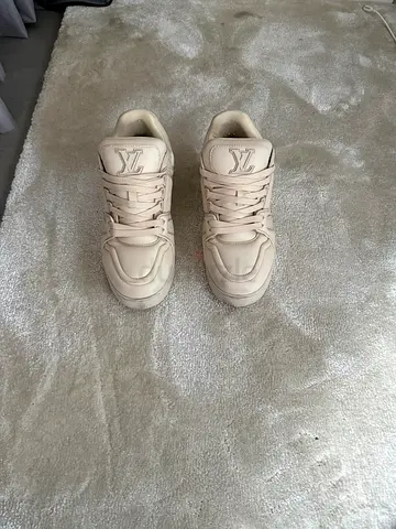 Light beige Louis Vuitton-style sneakers, used - size 39