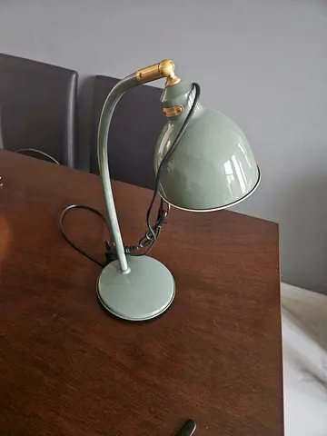 Table lamp