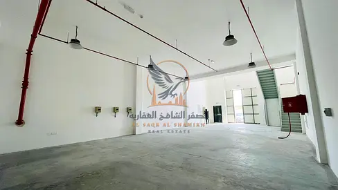 مستودع تجاري وصناعي مميز للإيجار السنوي بمساحة ممتازة وقوة كهرباء عالية بموقع استراتيجي وحيوي وجاهز تماما للتشغيل والاستثمار الفوري