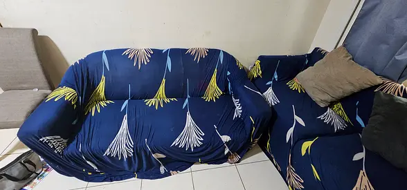 Blue patterned 3-seater & 2 seater and 1 seater. 3 chair
