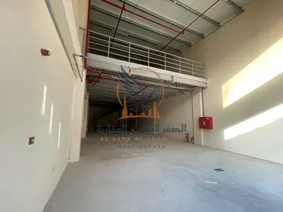مستودع للإيجار في الجرف الصناعية 2 عجمان بمساحة 3822 قدم وميزانين