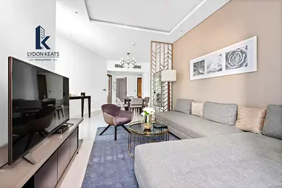 “Stylish Fully Furnished Studio in DAMAC Maison Prive | Daily Rent | Canal Views, Modern Amenities, Prime Business Bay Location, Near Downtown Dubai”