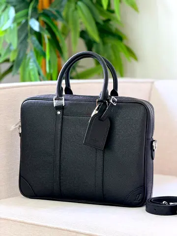 Very high quality Louis Vuitton bag