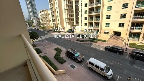 Bright & Spacious | Unfurnished | Great Location