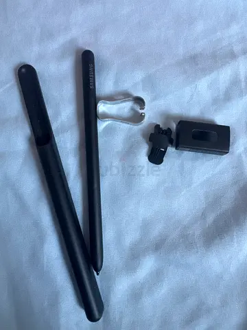 Samsung Galaxy Z Fold Fold 3 Stylus S-Pen with 3 replacement refills, and pen cover.
