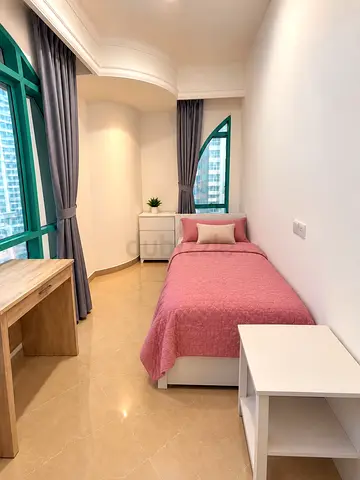 Cozy Room in prime location