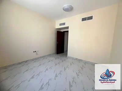 غرفة وصالة أول ساكن في المجرة بالشارقة بإطلالة بحرية وتشطيبات سوبر لوكس ومساحة كبيرة وتكييف وغاز مركزي بالقرب من الكورنيش والحديقة والخدمات والمطاعم