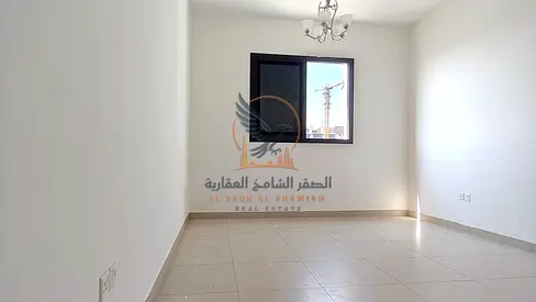 فرصة لا تعوض شقة متميزة للإيجار السنوي بحمامين وباركن خاص وشهر مجاني بموقع استراتيجي وحيوي وجاهزة تماما للسكن الفوري المريح للعائلات