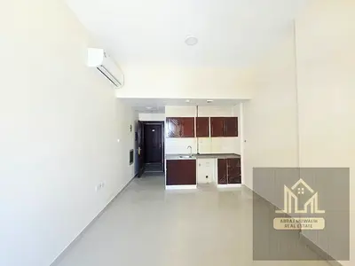 WOW LOOKING LIKE A BEAUTIFUL STUDIO APARTMENT NEAT AND CLEAN FAMILY BUIDING NEAR SFARI MALL JUST IN