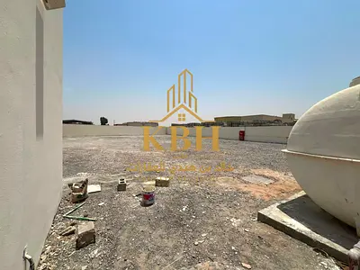 15,000 Sq. Ft. Industrial Yard for Rent in Old Al Sajaa, Sharjah | Office, Kitchen & Bathroom |
