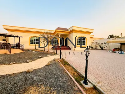 Biggest size luxury 4bedroom villa Maid room Majlis waderobe MasterBed parking 130k