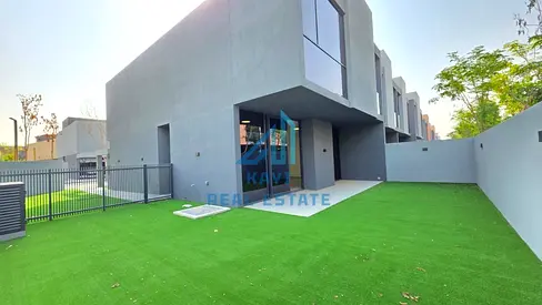 4-Bedroom Semi-Detached Villa all master