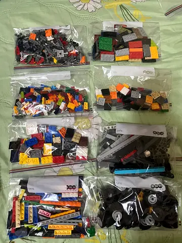 Preloved LEGO: 2.5 KG Random Bulk Lot, Sorted, Cleaned & Sanitized