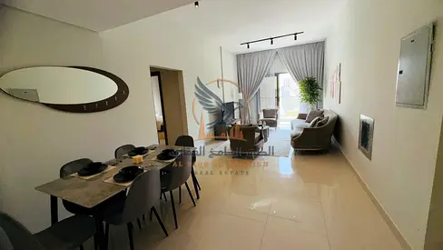 اول ساكن غرفتين وصاله مع باركن 3 حمامات وبلكونه وخزاءن حاءط بنايه جديده قريبه لمدرسة الحكمه بسعر شامل الفواتير والانترنت