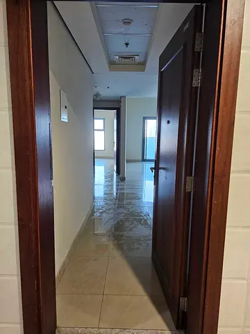 Spacious 1BHK in prime location with 4 cheques payments
