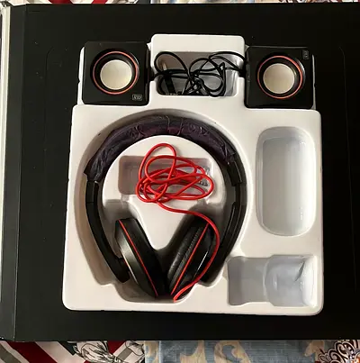 Wired over-ear headphones with mini desktop speakers - boxed set