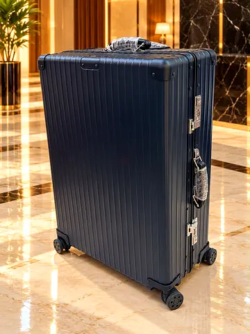 RIMOWA CLASSIC BLACK ALUMINUM