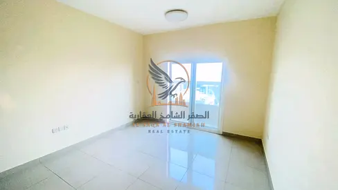 شقة غرفة وصالة للإيجار السنوي بحمامين وبلكونة وخزائن بالحائط مع نادي رياضي جيم بموقع استراتيجي وحيوي وجاهزة تماما للسكن الفوري المريح