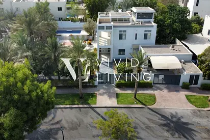 Exceptional | Full Lake Views | Prime Corner Plot