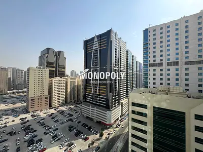 مساحة سكنية واسعة بالتعاون بـ جدار زجاجي وإطلالة خلابة | 30 يوم مجاناً | بلكونة وماستر | مسبح وجيم وصيانة مجانية