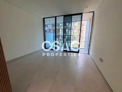 ELEGANTLY DESIGNED | LUXURY LIVING | 4 CHEQUES