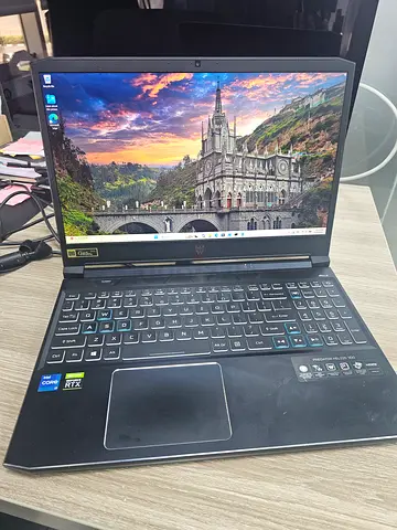 Acer Predator Helios 300 - core i7, 11th Gen