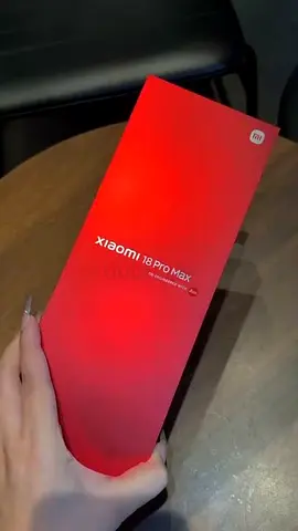 Xiaomi 18 pro max 1TB  transparent Red