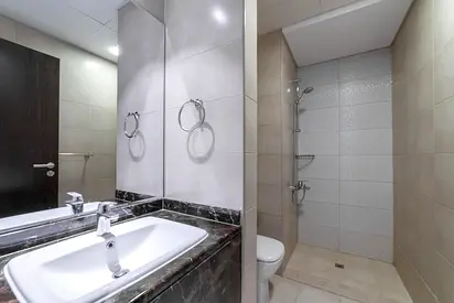 Modern, Bright and Spacious Apartment with Parking