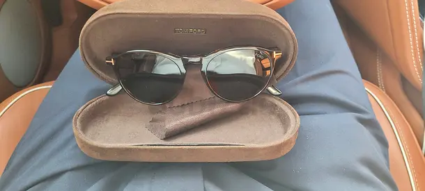 Tom Ford-style round, sunglasses with hard case (pre-owned)