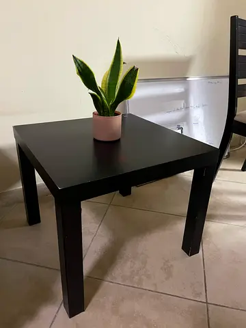 Side table - Black and good condition