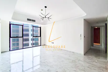Brand new | Premium Quality |Steps away from Metro