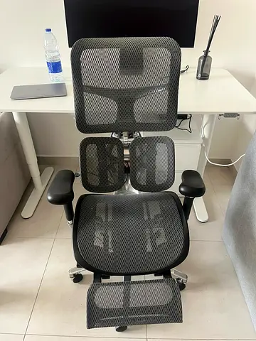 High End Dazzle Ergonomic Office Chair – Black/Grey, Full Mesh (Retail AED 3,900)