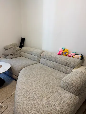 Light grey 3-seater fabric sofa in good condition