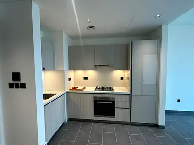 HIGH FLOOR | READY TO MOVE | SPACIOUS LAYOUT