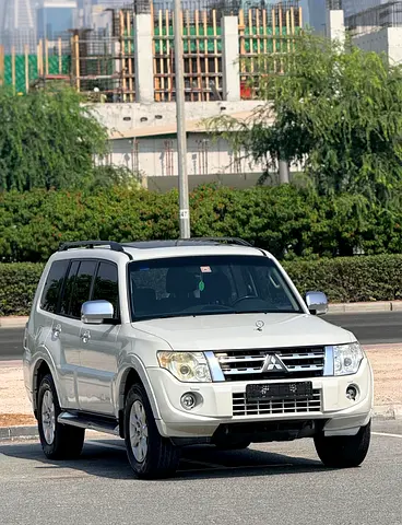 2014 MITSUBISHI PAJERO GCC SPECS IN EXCELLENT CONDITION