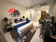 Cozy Studio Retreat | Vibrant Viridis B Lifestyle