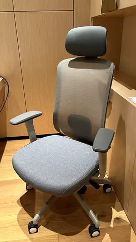 GEO Silver Grey Ergonomic Executive Chair – AED 150