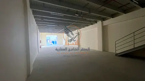 Showroom for Rent in Al Jurf Industrial 2 Ajman 3,900 Sq. Ft. Mezzanine Modern Fire System