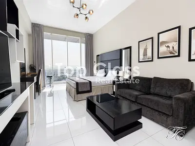 Golf View | Spacious Studio | Vacant